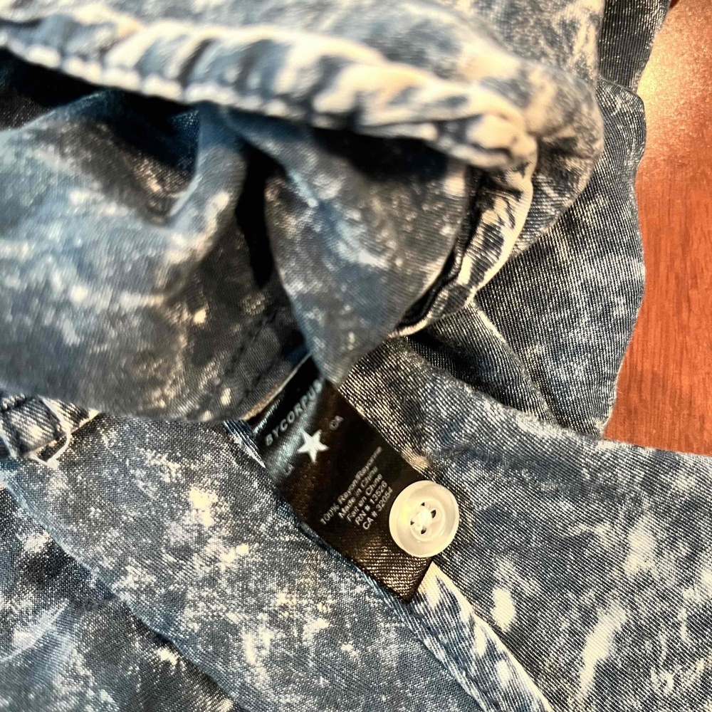 BYCORPUS Blue Shirt Tie Dye Marled Pattern Long Sleeve Collar Button Down Sz S - Picture 4 of 7